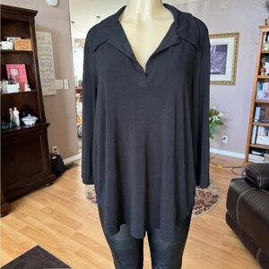 Mercer & Madison black 3/4 sleeve Vneck blouse-size XXL